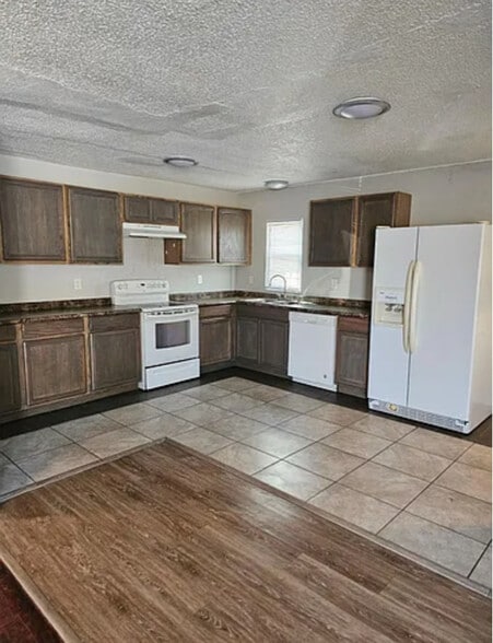 Primary Photo - 4566 Knoxville Hwy