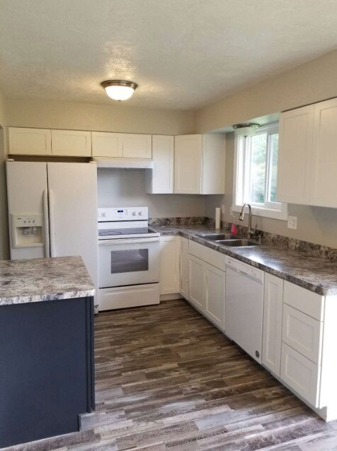 Building Photo - 575 Crimson Cir