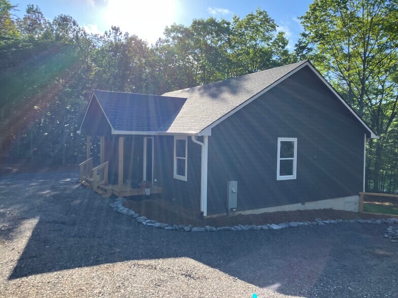 Primary Photo - 3882 Mobile Rd