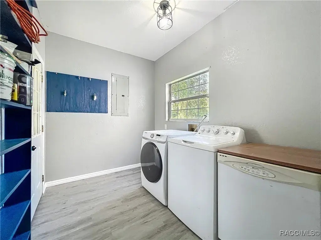 Primary House Washer Dryer Laundry Room - 13691 E Hwy 25