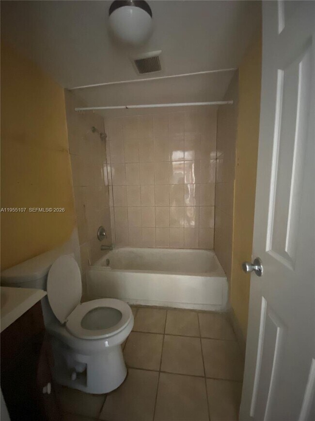 Building Photo - 5100 SW 41st St