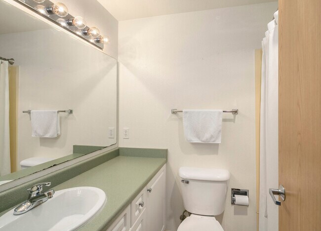 Building Photo - 23321 Cedar Way