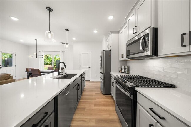 Building Photo - 4541 Moray Dr