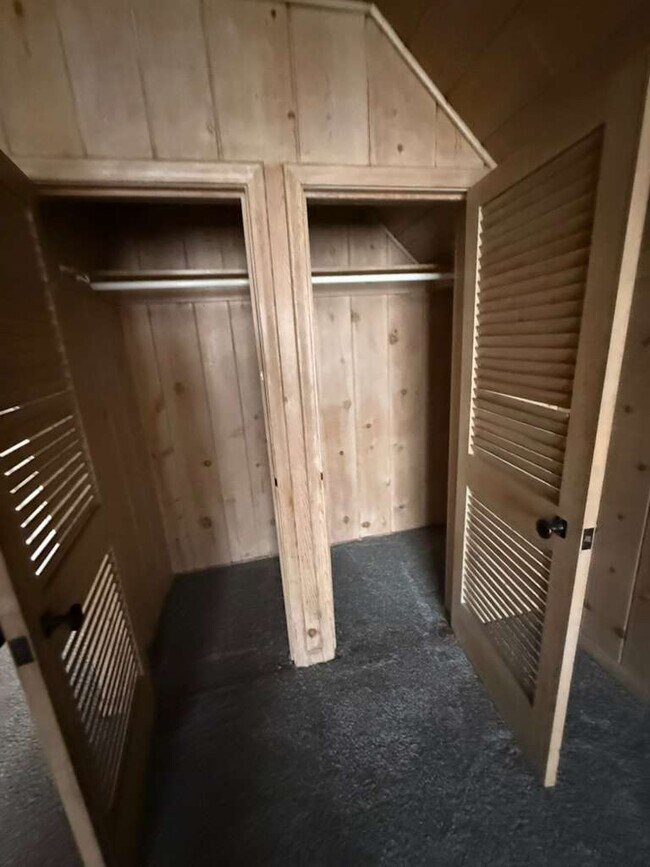 Building Photo - 9054 Grandville Ave