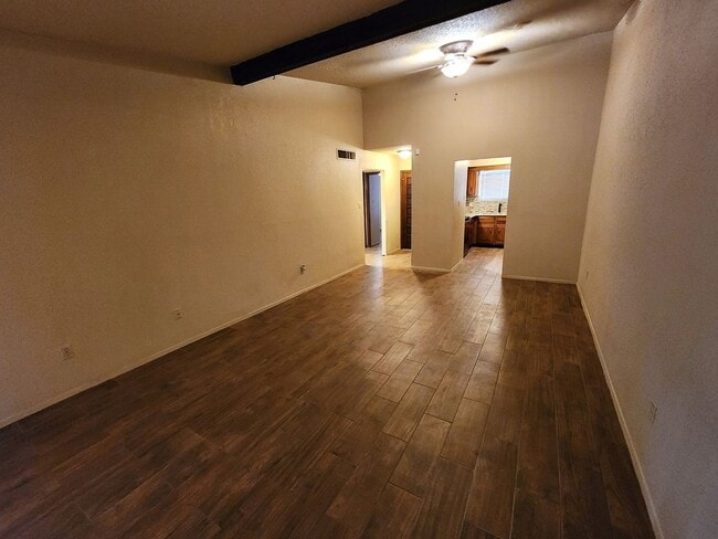 Building Photo - 3237 Missouri Ave