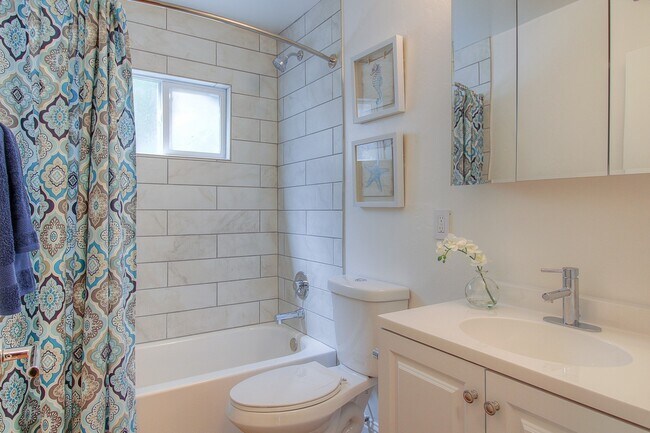 Building Photo - 871 Sonoma Ave