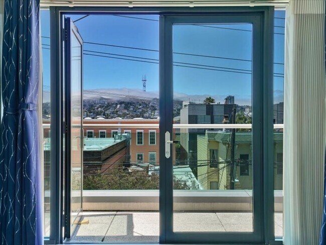 Building Photo - 2125 Bryant St