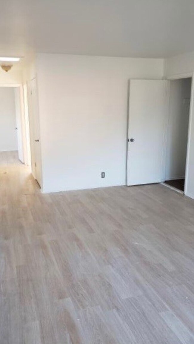 Building Photo - WVC 4Plex