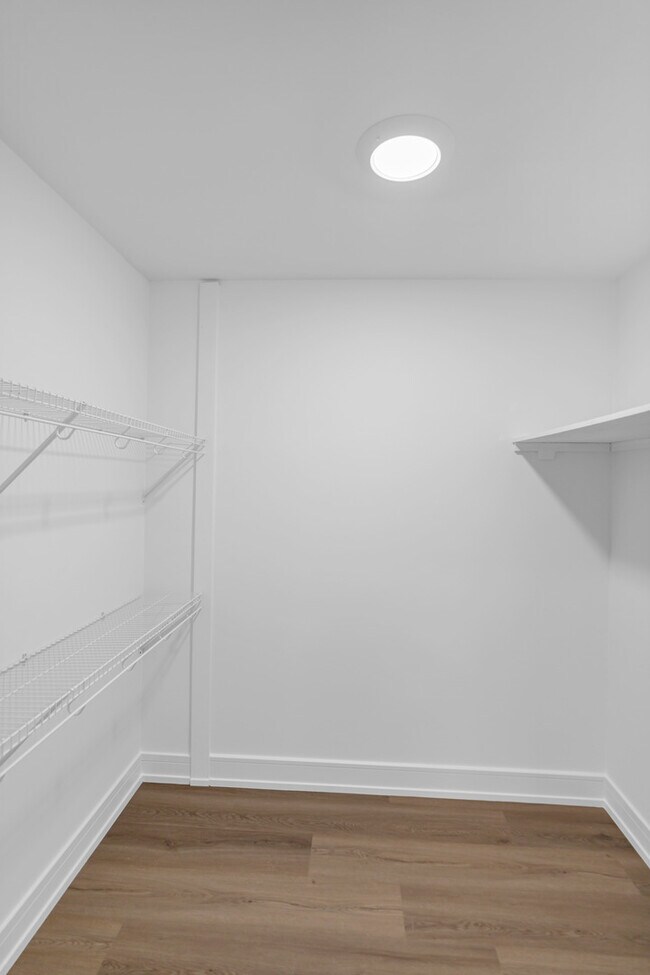 Building Photo - 350 Newgate Ct