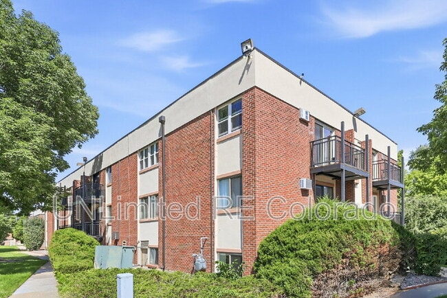 Building Photo - 5995 W Hampden Ave