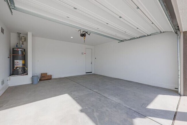 Building Photo - NEWLY BUILT HOME IN LAVEEN OFF 202 & DOBBI...