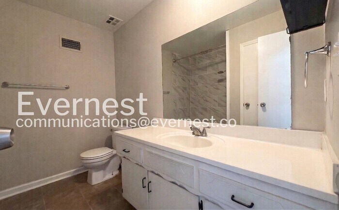 Building Photo - 13002 Crystal Ave