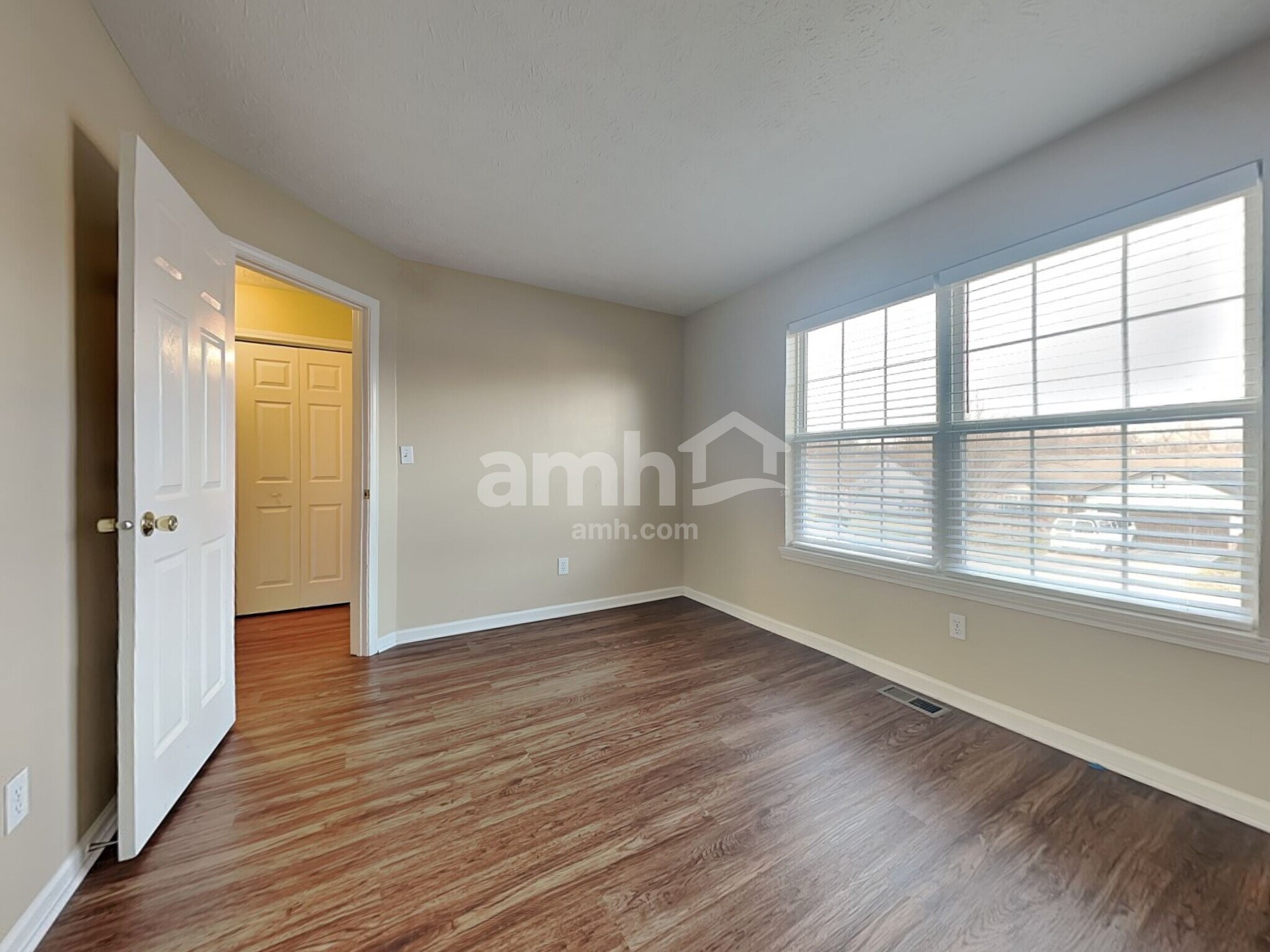 Building Photo - 12111 Pepperwood Dr