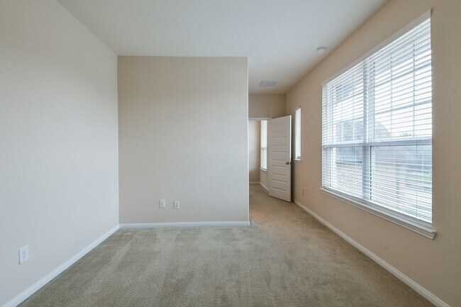 Building Photo - 4606 Sky Harbor Ct
