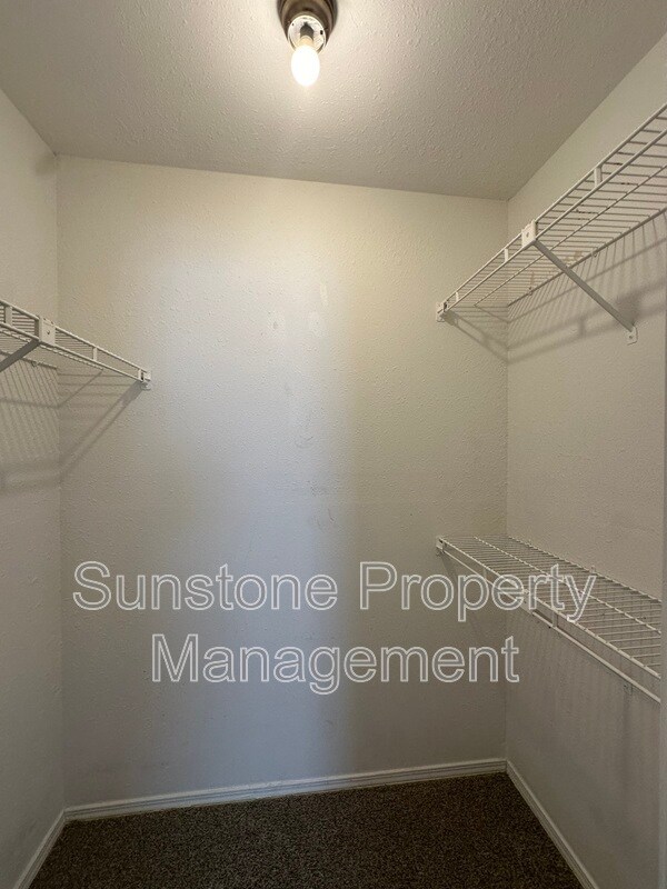 Building Photo - 12303 E 87th St N