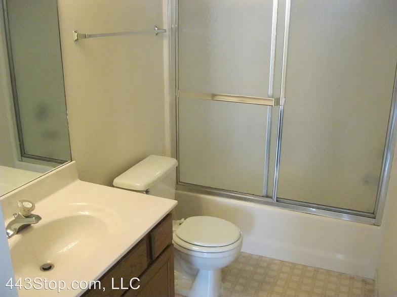 Building Photo - 310 Nikki Way