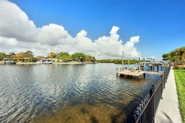 Building Photo - 4388 13th Way NE