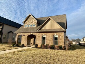 Building Photo - Beautiful 5 Bedroom, 2.5 bath Home in Hickory Wild Subdivision! Lawn care included!