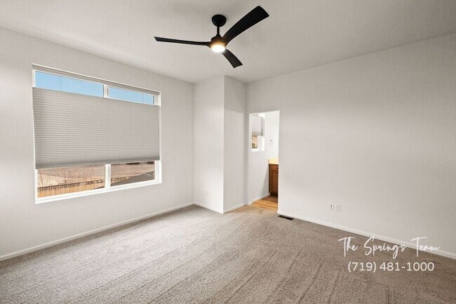Building Photo - 2428 Vanhoutte Vw