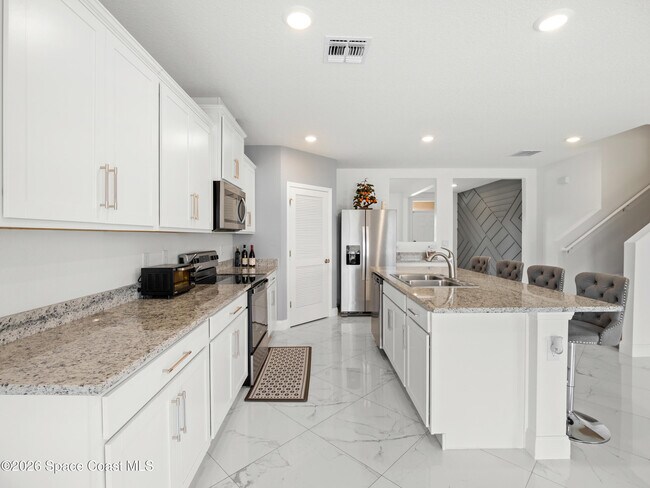 Building Photo - 6815 Topaz Dr