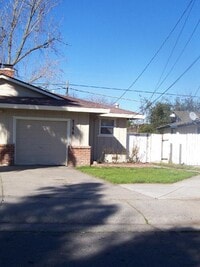 Building Photo - 3 bedroom 1 bath duplex in the wonderful city of Fair Oaks!