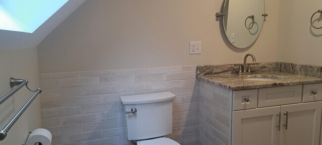 Building Photo - 338 Haverhill Rd