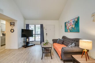 Building Photo - 6648 E Lovers Ln