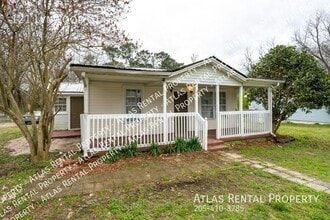 Building Photo - 121 Linwood St