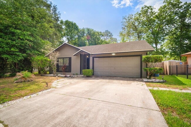 Building Photo - Charming 3-Bedroom, 2-bathroom Gem Awaits!