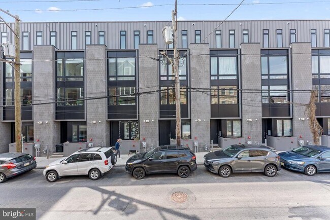 Building Photo - 312 Poplar St
