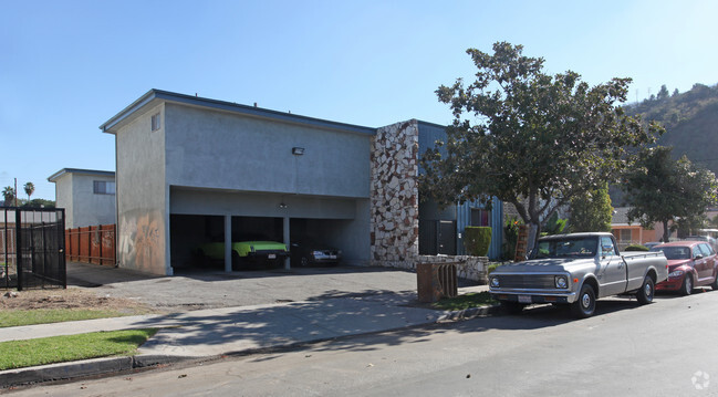 Primary Photo - 255 S Avenue 55