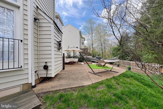 Building Photo - 40440 Milford Dr