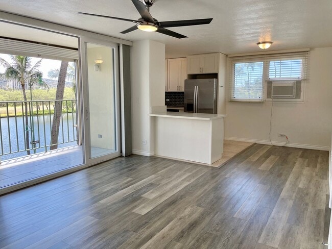 Primary Photo - Newly Renovated 2-Bedroom Condo with Ala W...
