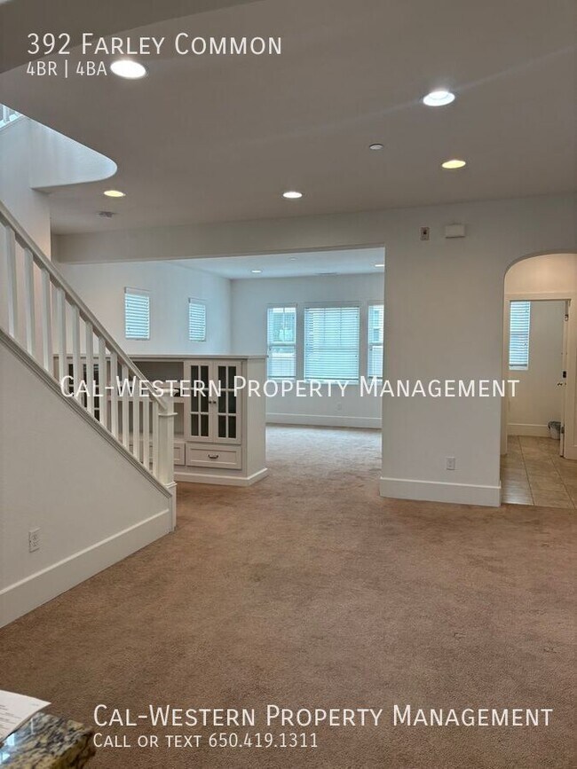 Building Photo - 392 Farley Common