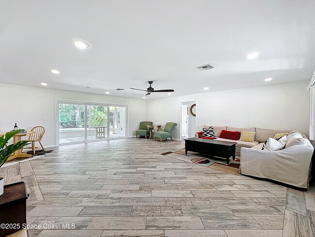 Building Photo - 201 Woody Cir