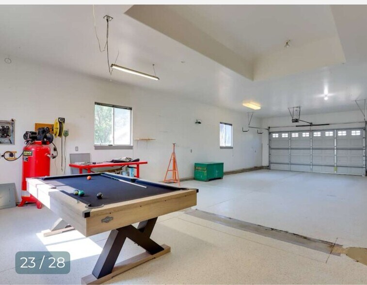 Building Photo - 410 S 36th Ave