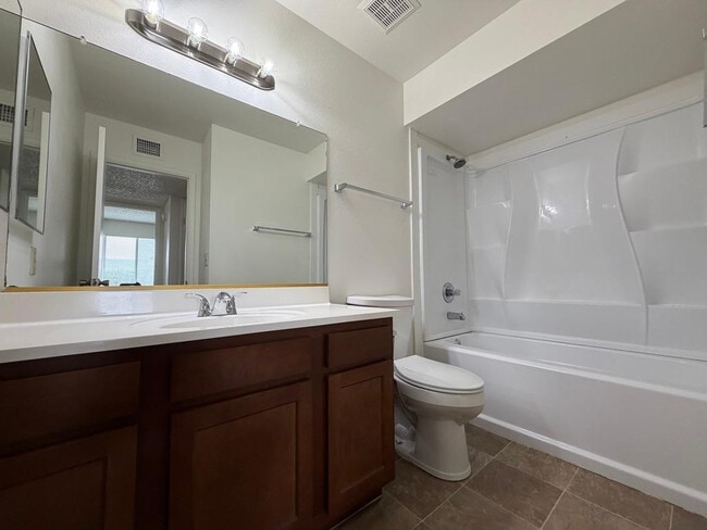 Building Photo - 5102 E Bannock St