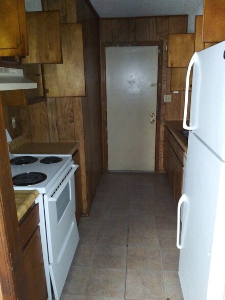 Kitchen - 333 Station Crossing Dr