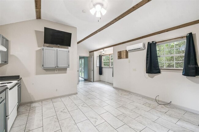 Building Photo - 16453 Pawnee Dr