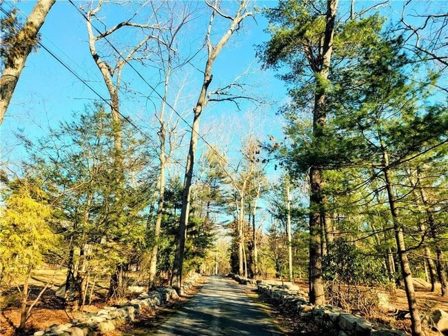 Building Photo - 196 Angell Rd