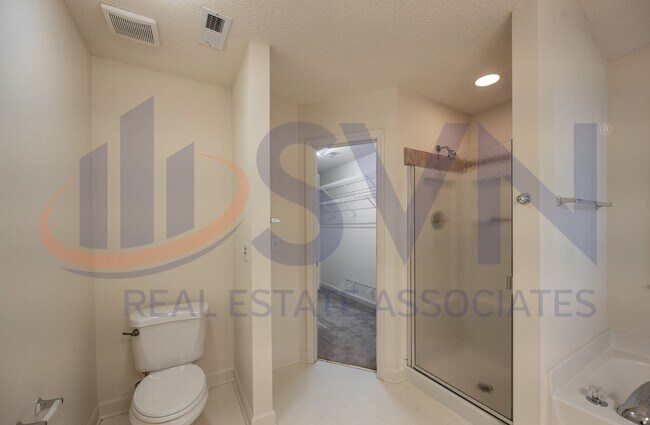 Building Photo - 15 Woodcliff Cir