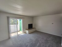 Building Photo - 600 Reusens Rd