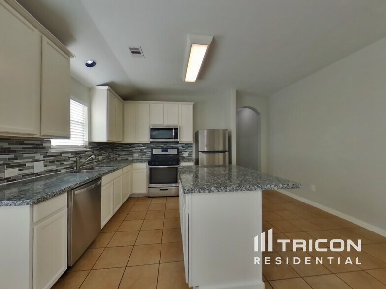 Building Photo - 10818 Harston Dr