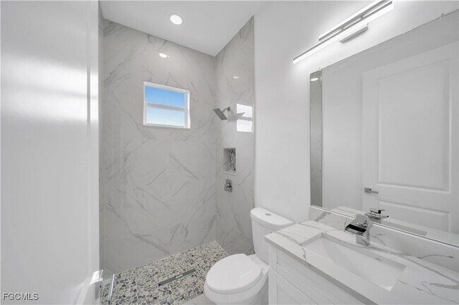 Building Photo - 1153 Countess Ave