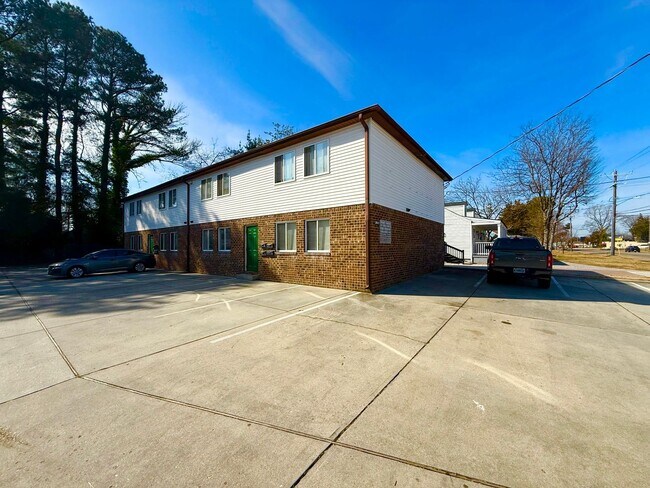 Building Photo - ** Rent ready 1/2 OFF 1st month!!! 1 bedroom near military base