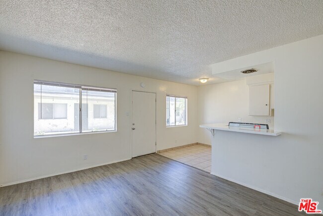 Building Photo - 5493 Atlantic Ave