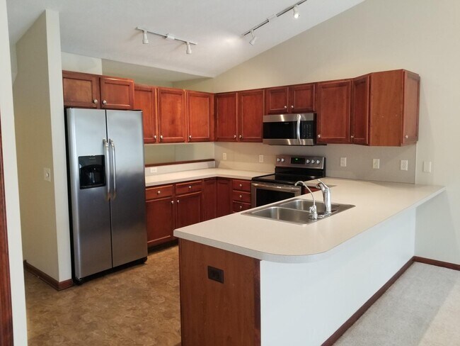 Building Photo - 1623 Lamberton Lake Dr NE