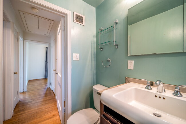 Building Photo - Your Ideal Lifestyle Awaits in this Stunni...