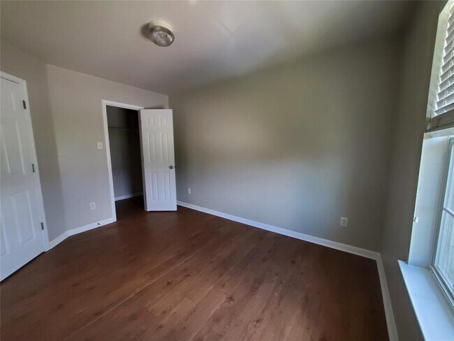 Building Photo - 3701 Holden Ct