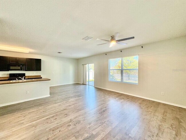 Building Photo - 35743 Hillbrook Ave